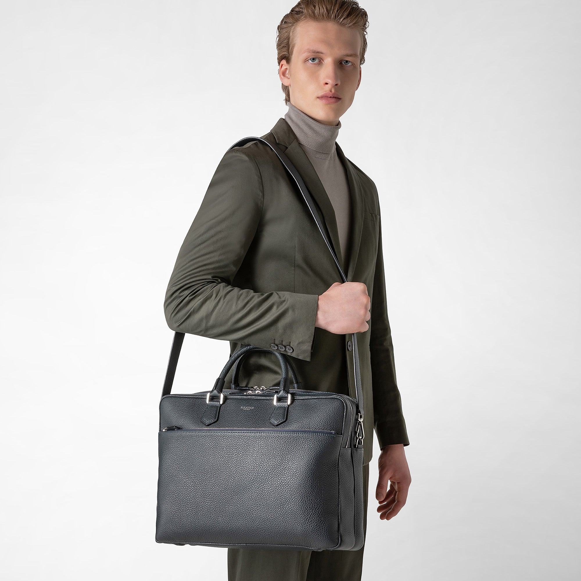 Large briefcase in cachemire leather navy blue – Serapian Boutique 