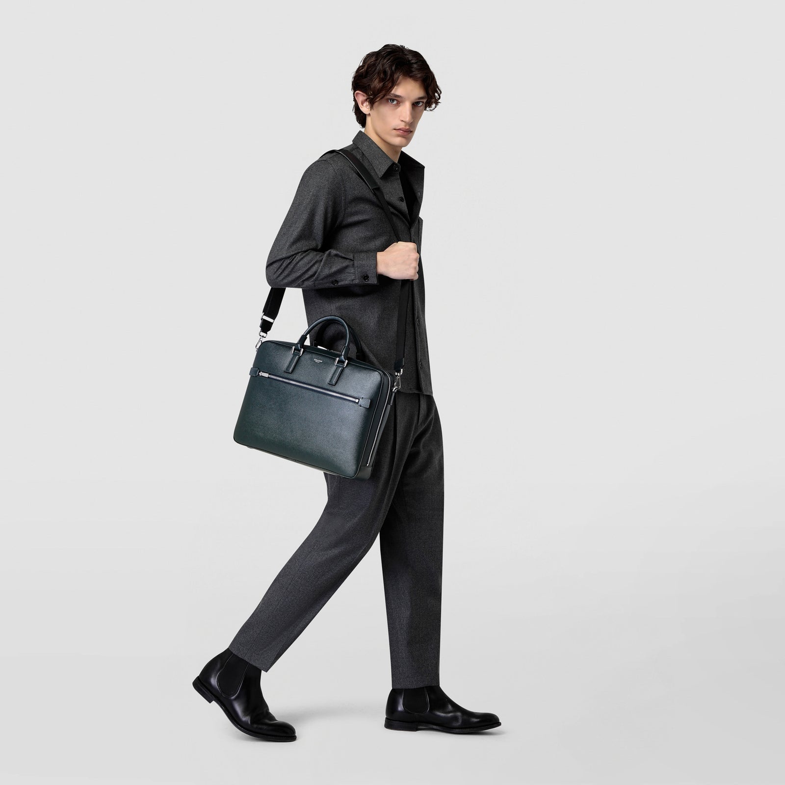 Slim briefcase in evoluzione leather navy blue – Serapian Boutique Online