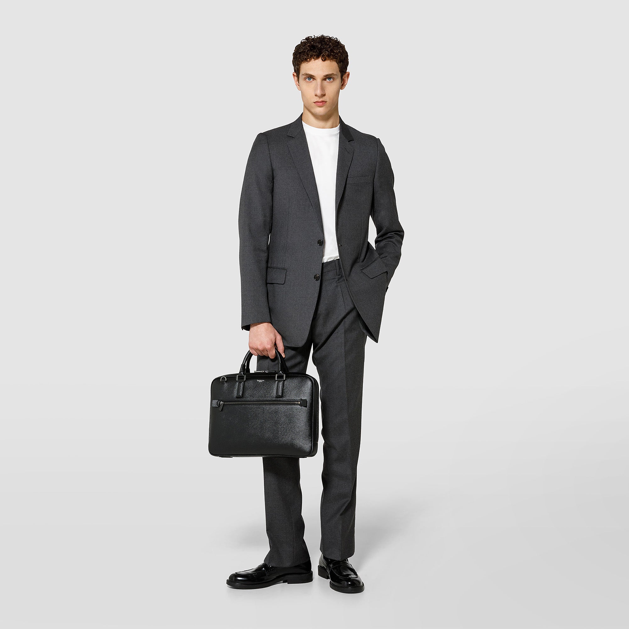 Extra slim briefcase in evoluzione leather eclipse black 