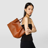 Small secret tote bag in rugiada leather - cuoio