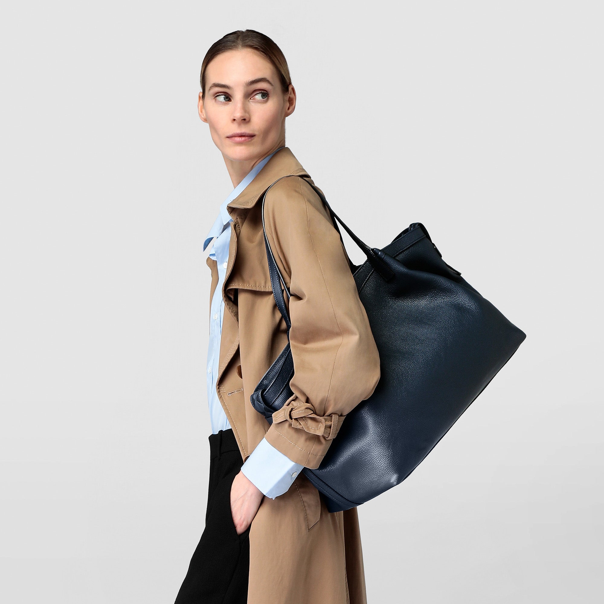 Serapian Luna Crossbody Bag in Rugiada Leather, Woman, Navy Blue