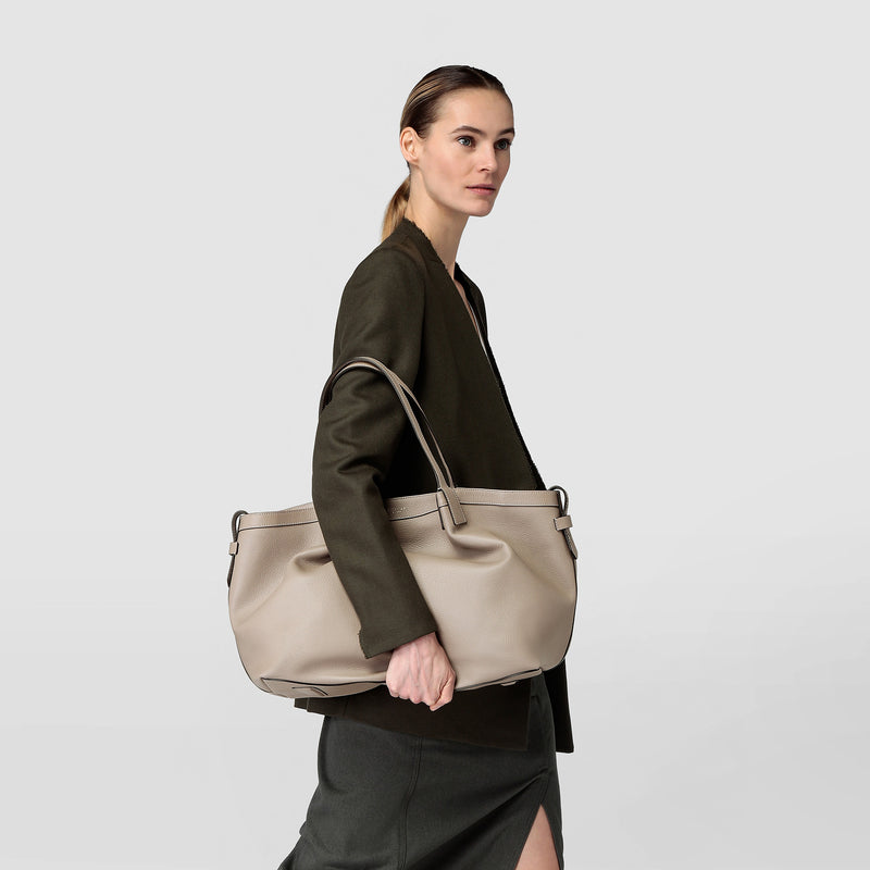 Secret tote bag in rugiada leather - sahara