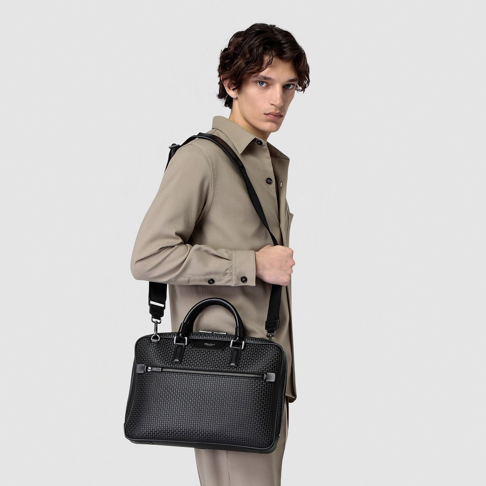 Extra slim briefcase in stepan black eclipse black – Serapian Boutique  Online