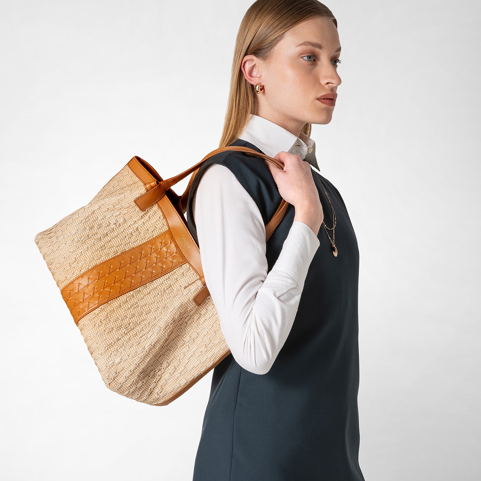 SMALL SECRET TOTE BAG IN RAFFIA AND SETA LEATHER – Serapian